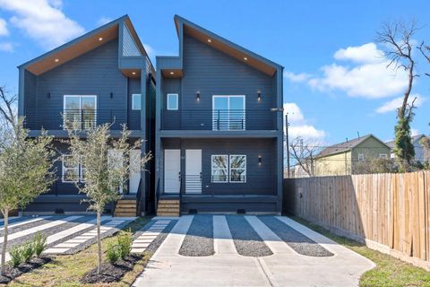 Tiny photo for 234 E 39th Street, Houston, TX 77018 (MLS # 24726521)