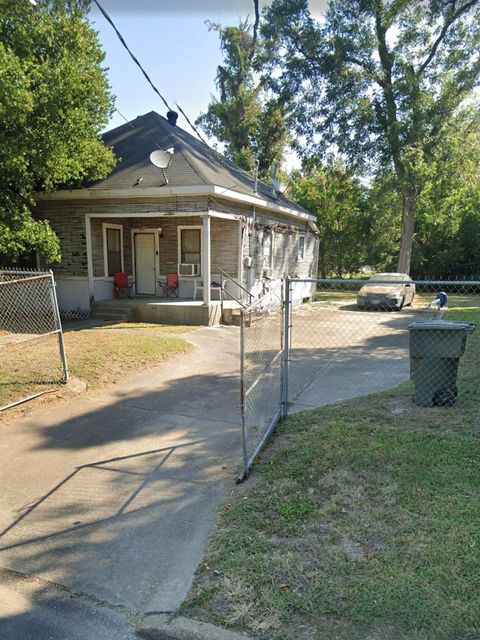 Homes For Sale - 1945 Brooklyn Street<br/> Jefferson County, Beaumont, TX 77701