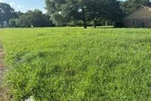 Photo of 2827 Golf Crest Drive, Wharton, TX 77488 (MLS # 95606504)