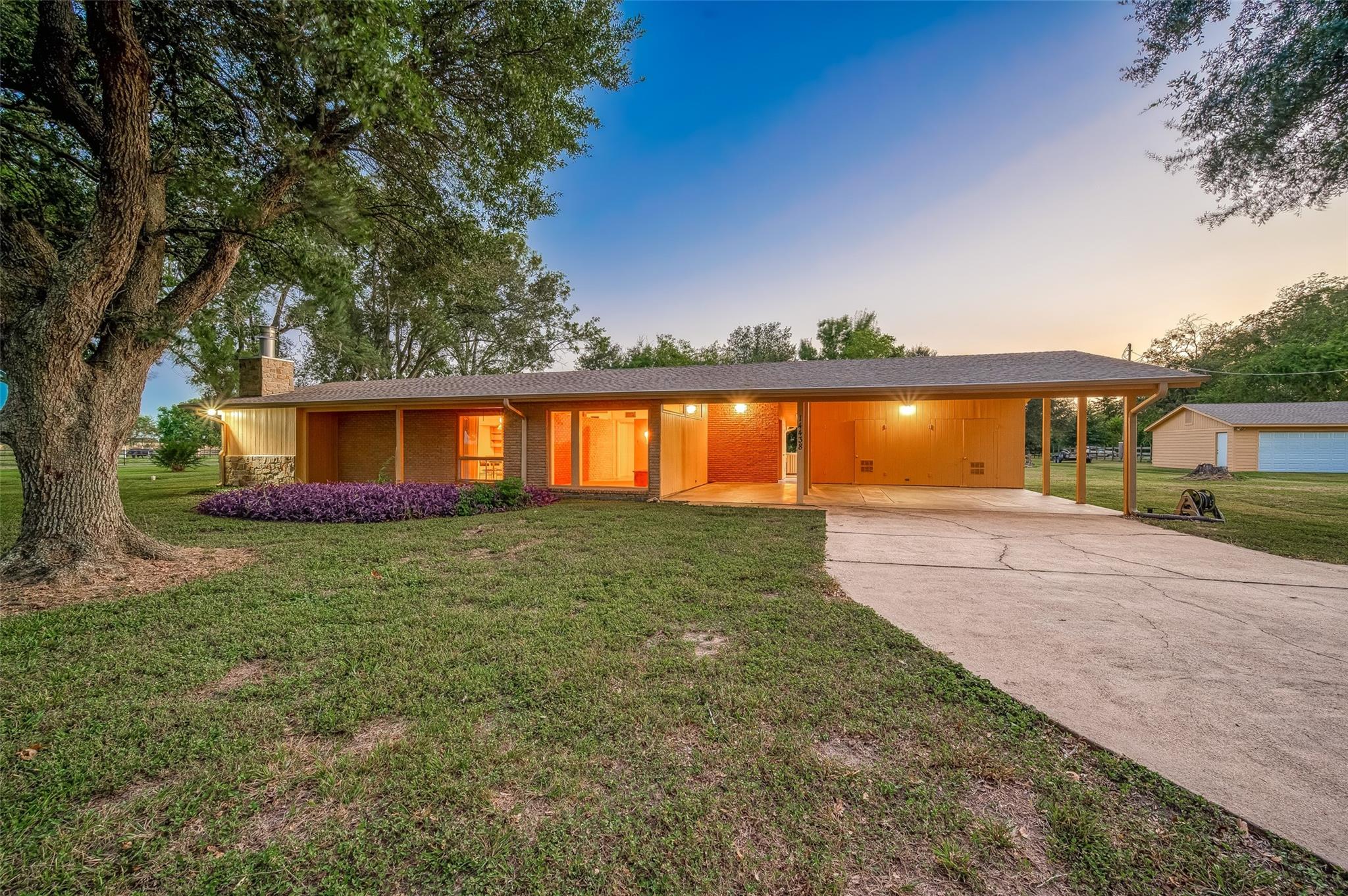 14438 Highway 36