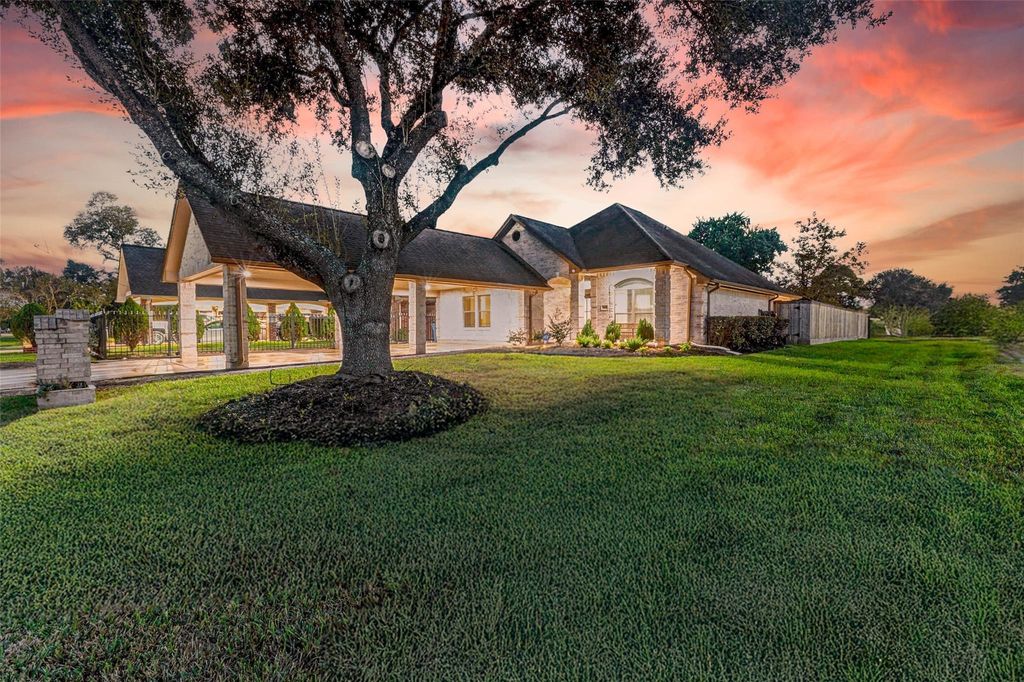 Photo of 402 Avenue H, South Houston, TX 77587 (MLS # 41344087)