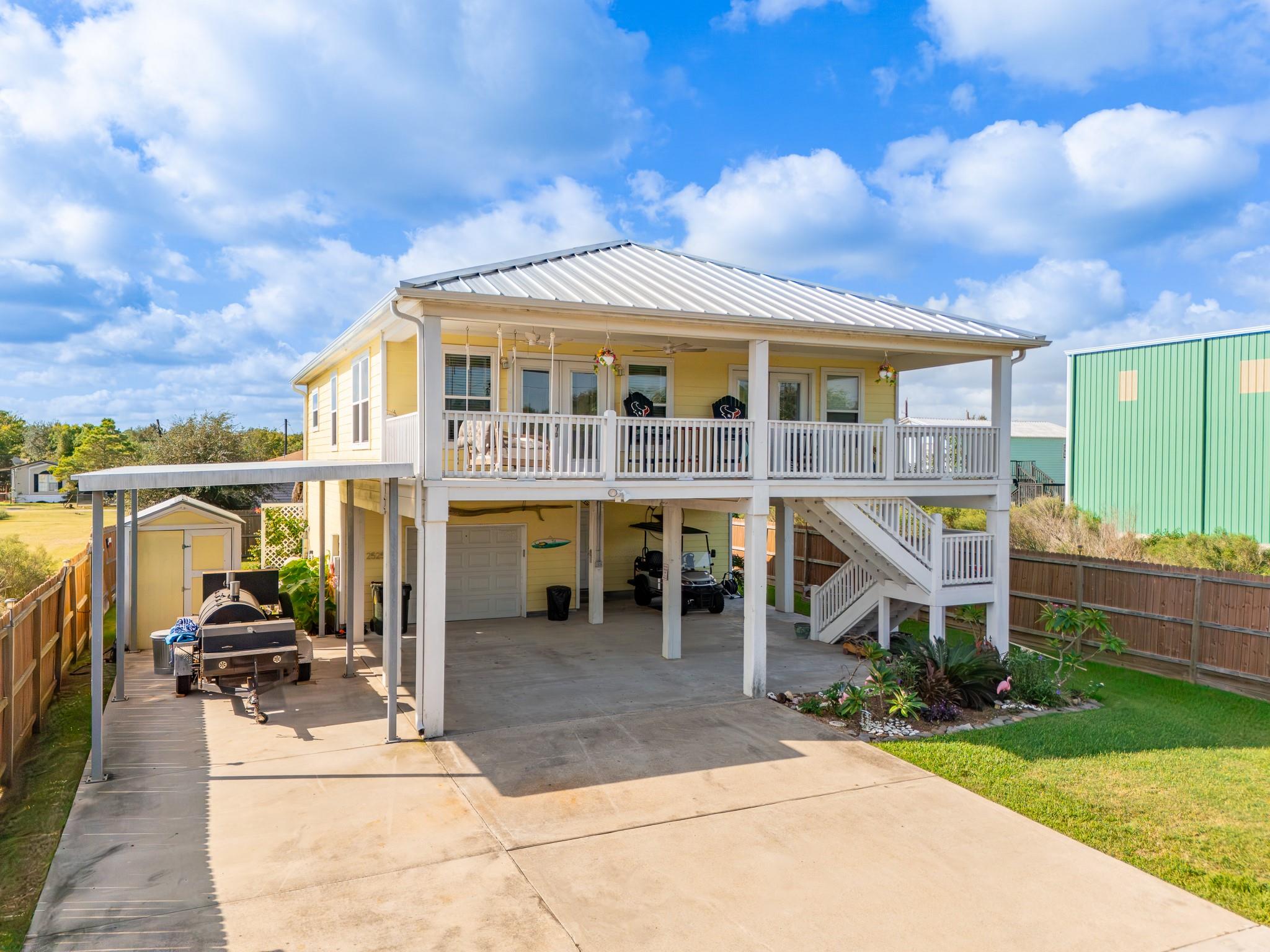 2525 E Bayshore Drive