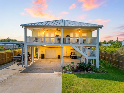 Photo of 2525 E Bayshore Drive, San Leon, TX 77539 (MLS # 51426613)