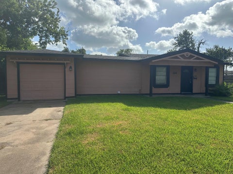 Photo of 114 Forest Oaks Lane, Lake Jackson, TX 77566 (MLS # 55572274)