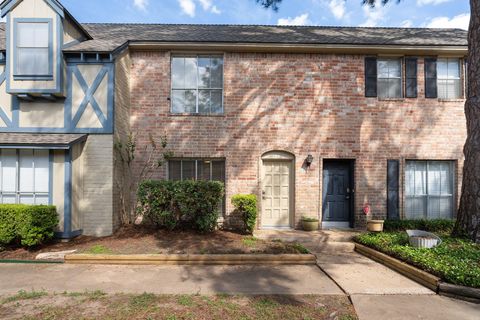 Photo of 14715 Barryknoll Lane #132, Houston, TX 77079 (MLS # 86657664)