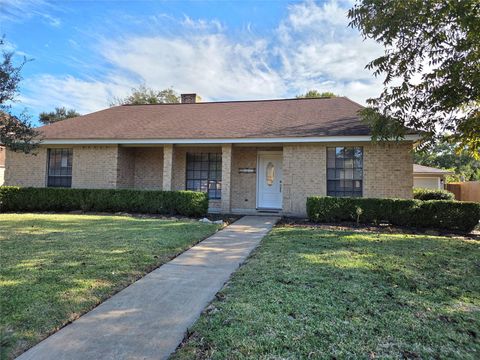 Photo of 14743 Charlmont Drive, Houston, TX 77083 (MLS # 10722663)