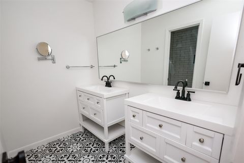 Tiny photo for 2302 W Settlers Way, The Woodlands, TX 77380 (MLS # 74220978)