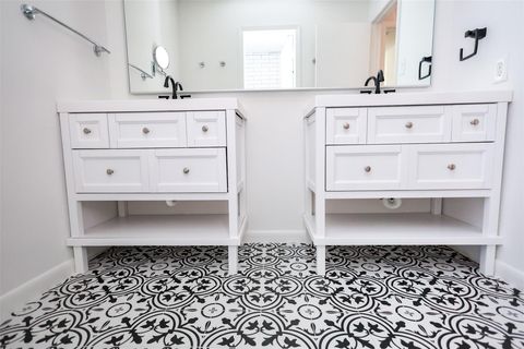 Tiny photo for 2302 W Settlers Way, The Woodlands, TX 77380 (MLS # 74220978)