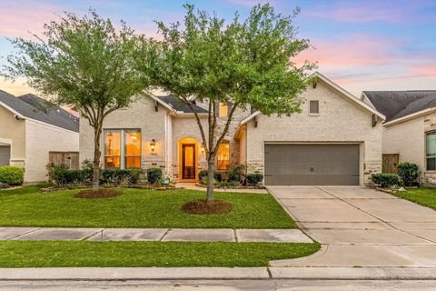 Photo of 3418 Sherbrooke Manor Court, Houston, TX 77059 (MLS # 21782457)