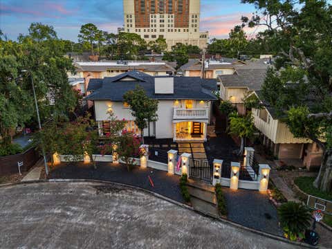 Photo of 6321 Deerwood Road, Houston, TX 77057 (MLS # 56104433)