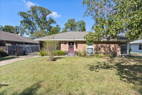Photo of 3102 Conway Street, Houston, TX 77025 (MLS # 86045594)
