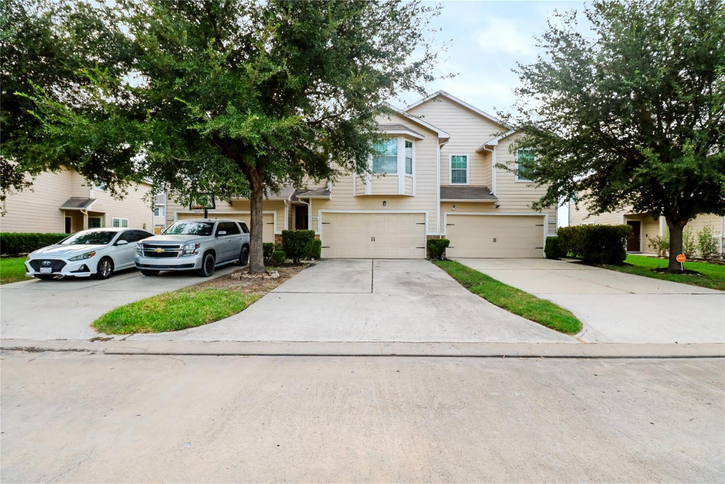 Photo of 11521 Champions Green Drive, Houston, TX 77066 (MLS # 22564484)