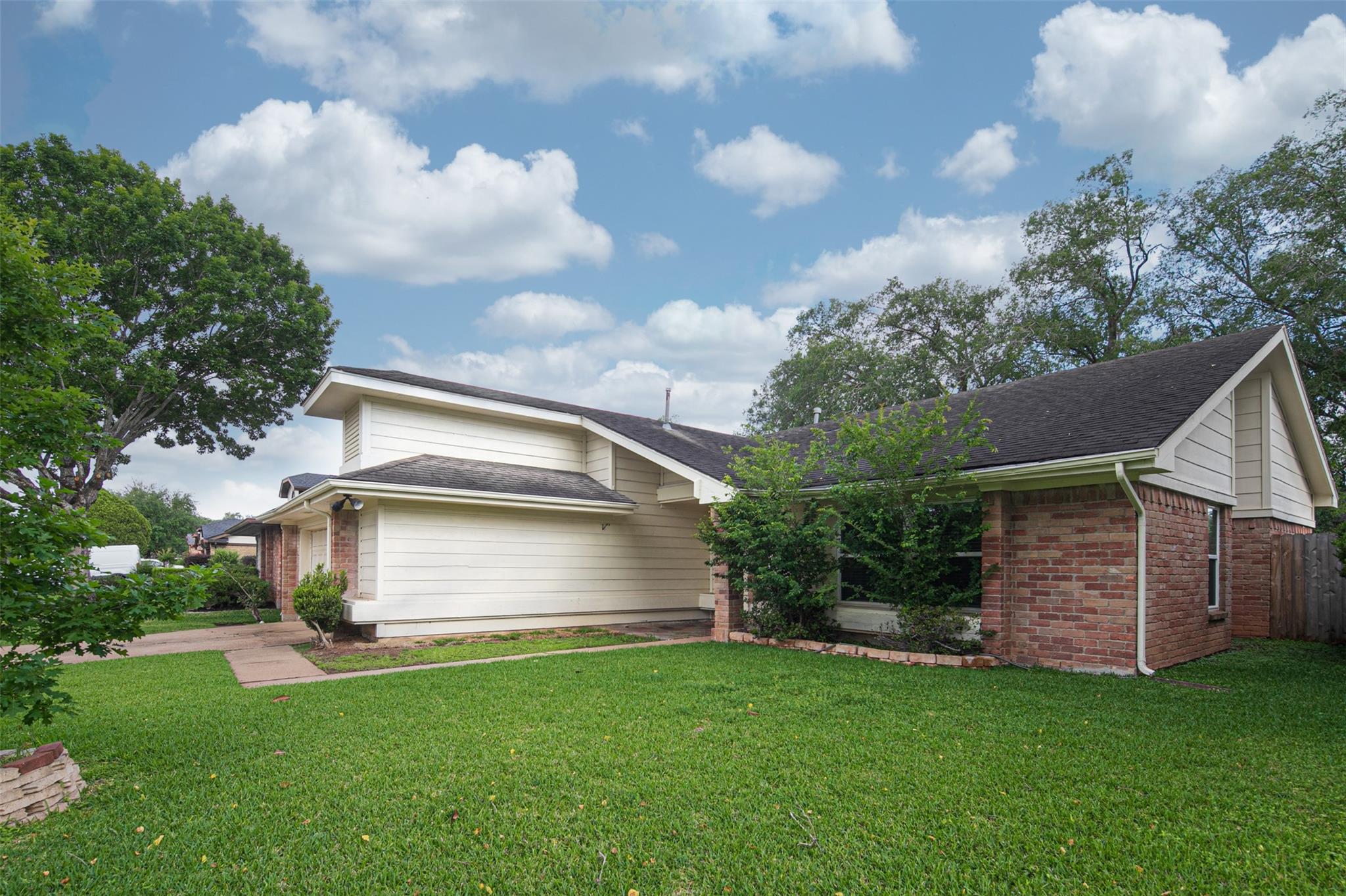 3219 The Highlands Drive
