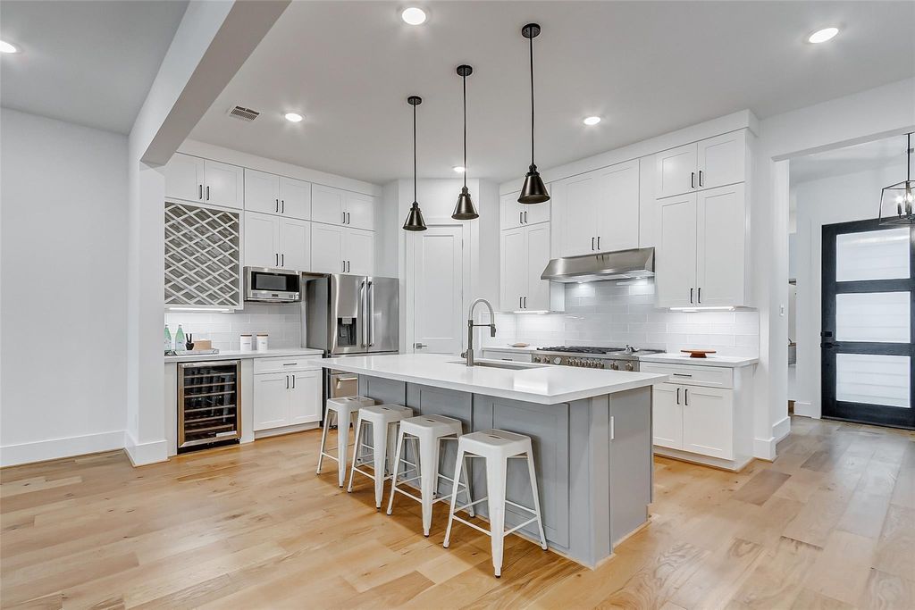 Photo of 7818 Janak Drive #B, Houston, TX 77055 (MLS # 87436024)