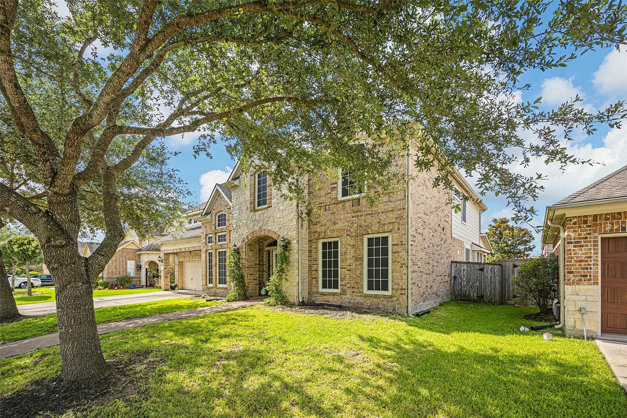 9710 Victoria Rose Lane