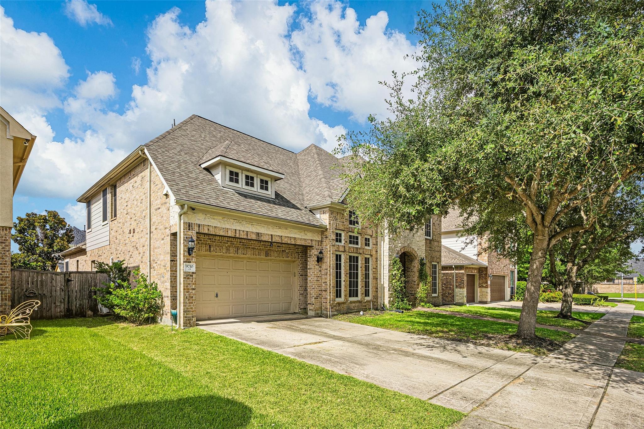 9710 Victoria Rose Lane