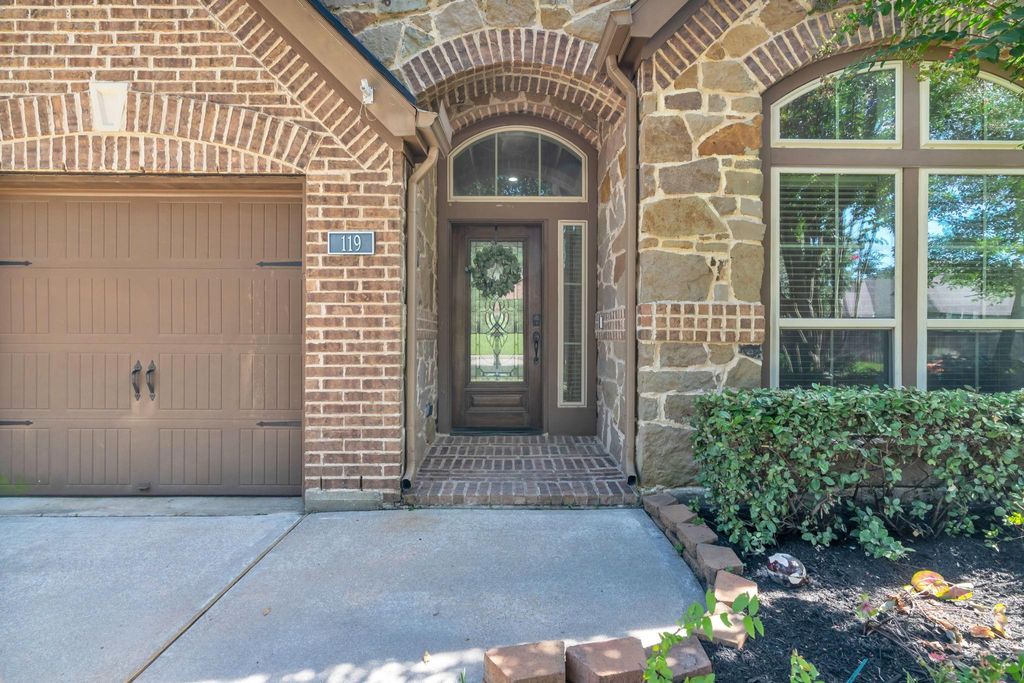 Photo of 119 Colina Vista Way, Montgomery, TX 77316 (MLS # 16043449)