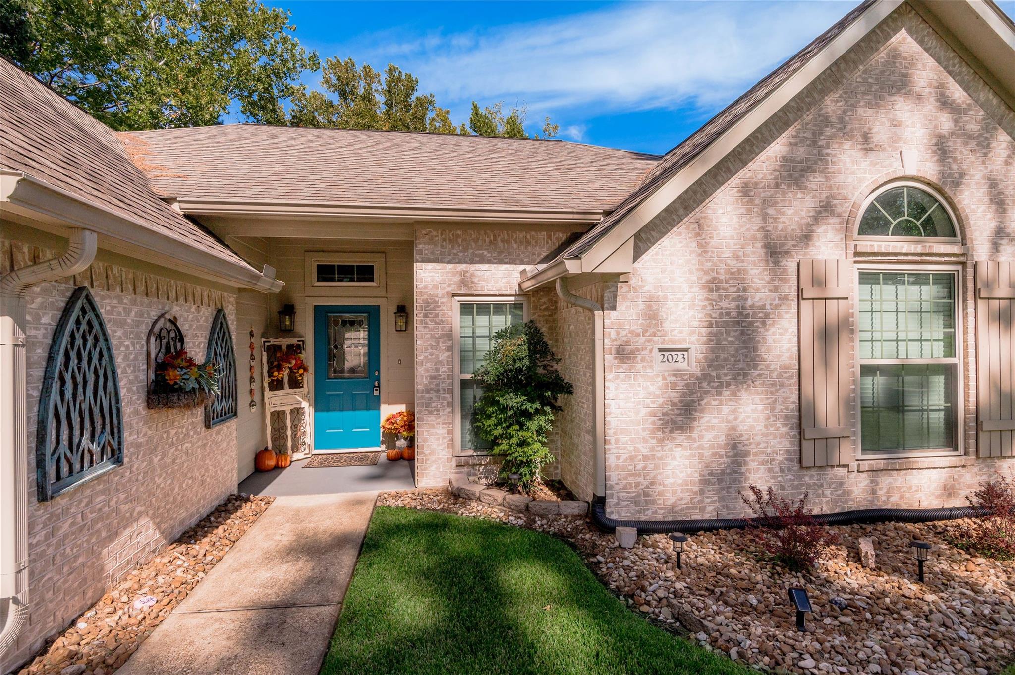 2023 E Lake Drive