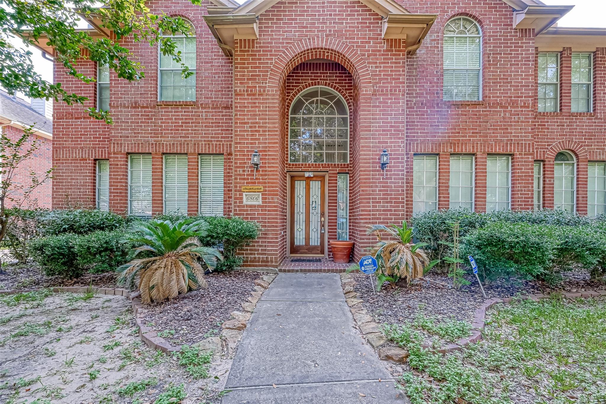 6806 Rhodes Court