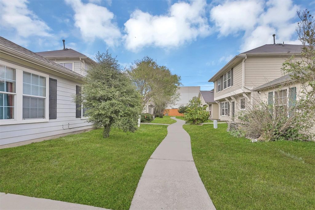 Photo of 935 Verde Trails Drive, Houston, TX 77073 (MLS # 33206453)