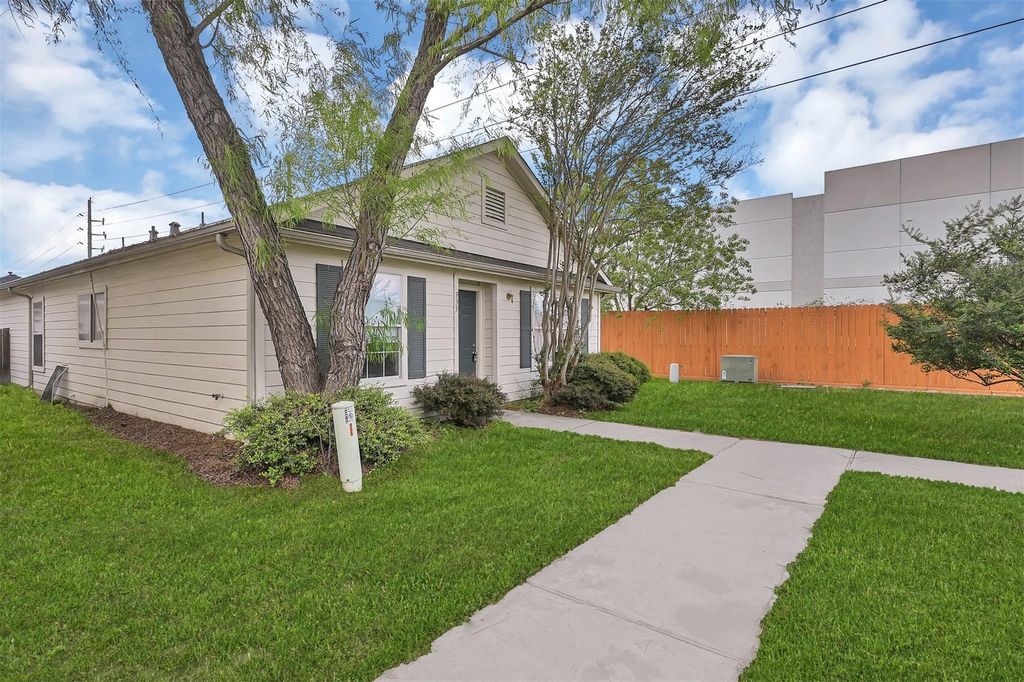 Photo of 935 Verde Trails Drive, Houston, TX 77073 (MLS # 33206453)
