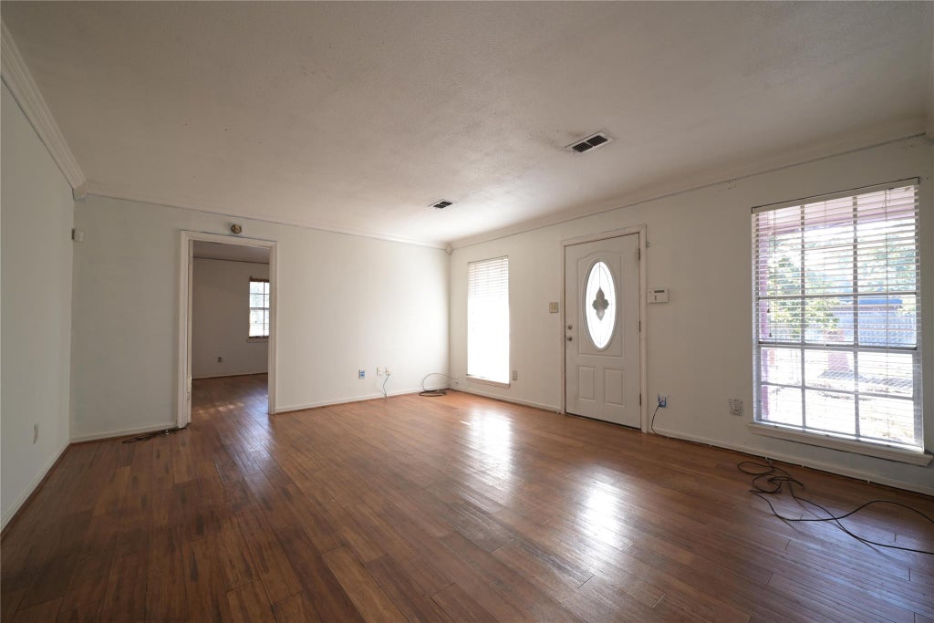 Photo of 10204 Peachtree Street, Houston, TX 77016 (MLS # 61772478)