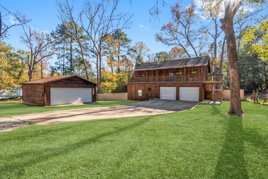 Photo of 326 Timberline Drive, Onalaska, TX 77360 (MLS # 82441611)