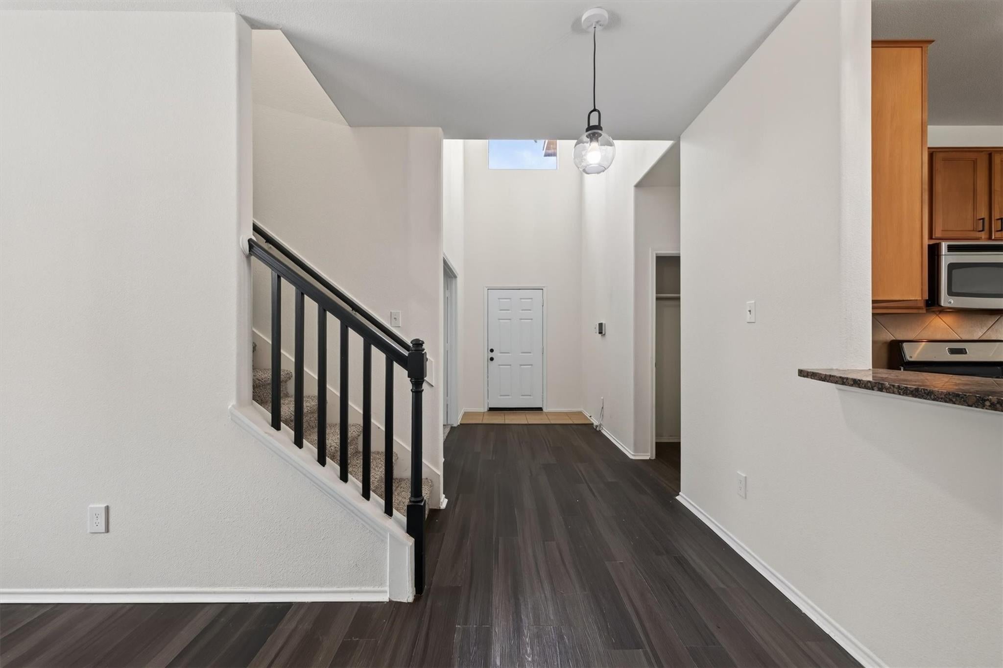 206 Unique Court
