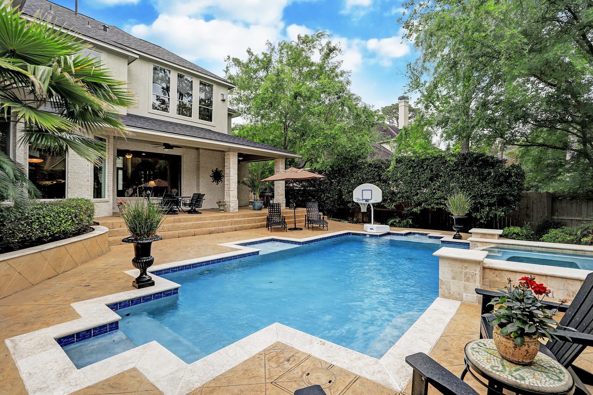 25 Club Oak Court