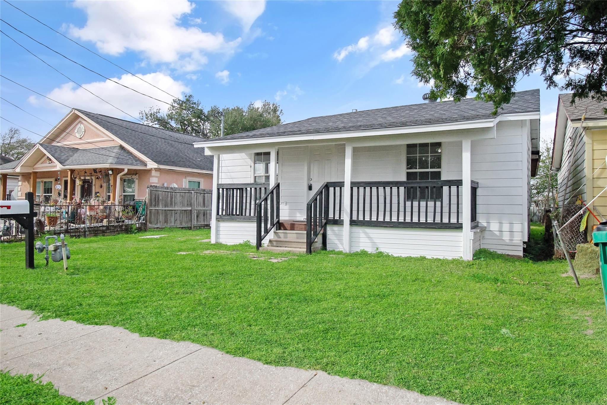 2701 Almendares Avenue