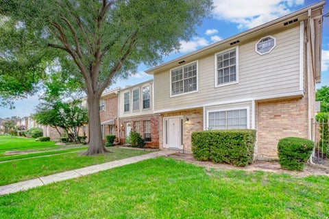 Photo of 778 Thicket Lane, Houston, TX 77079 (MLS # 4797375)