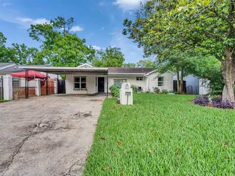 Photo of 10309 Chesterfield Drive, Houston, TX 77051 (MLS # 33757770)