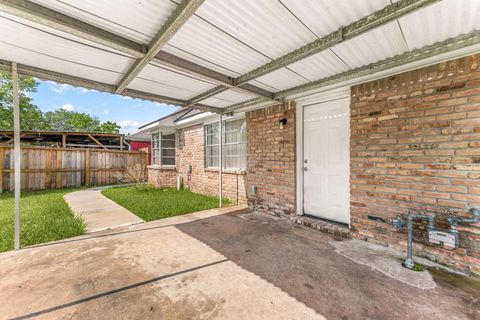 Tiny photo for 7511 Universal Drive, Houston, TX 77072 (MLS # 7590744)