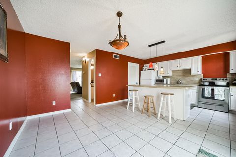Photo of 9345 Westwood Village Drive #30, Houston, TX 77036 (MLS # 33114862)