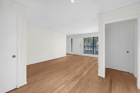 Photo of 800 Post Oak Boulevard #31, Houston, TX 77056 (MLS # 45304394)