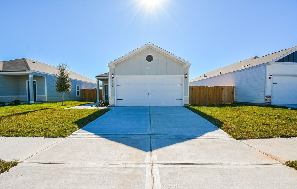 Photo of 8022 Burnt Orchid Drive, Houston, TX 77016 (MLS # 32985944)