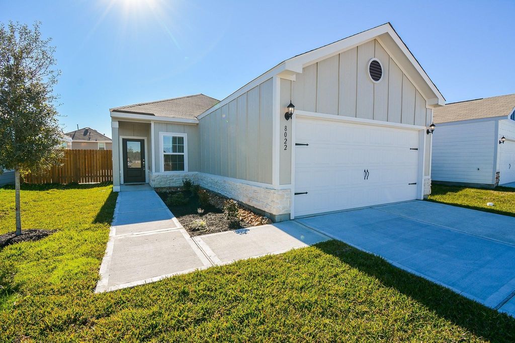 Photo of 8022 Burnt Orchid Drive, Houston, TX 77016 (MLS # 32985944)