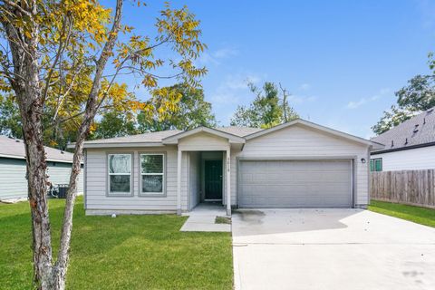 Photo of 3810 Lynnfield Street, Houston, TX 77016 (MLS # 72359202)