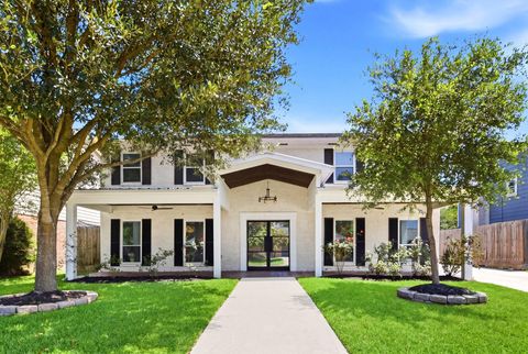 Homes For Rent - 4810 Bayou Vista Drive<br/> Houston, TX 77091