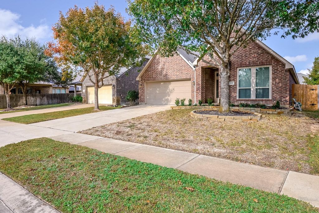 Photo of 29018 Pinnacle Ridge Drive, Katy, TX 77494 (MLS # 65542590)