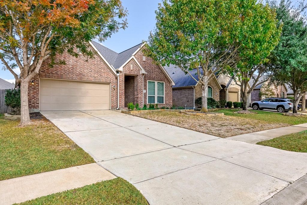 Photo of 29018 Pinnacle Ridge Drive, Katy, TX 77494 (MLS # 65542590)