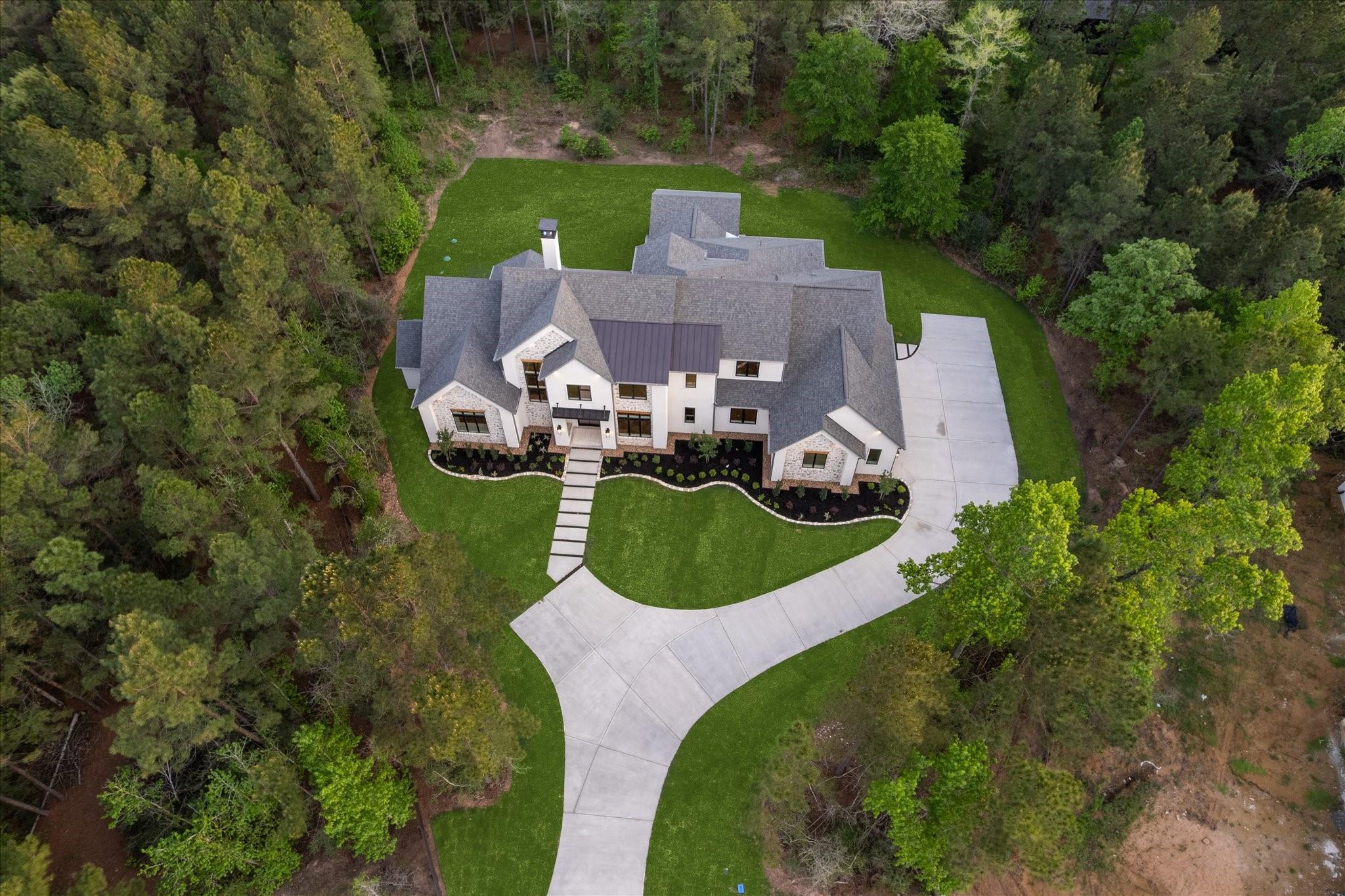 6905 Hollyleaf Court