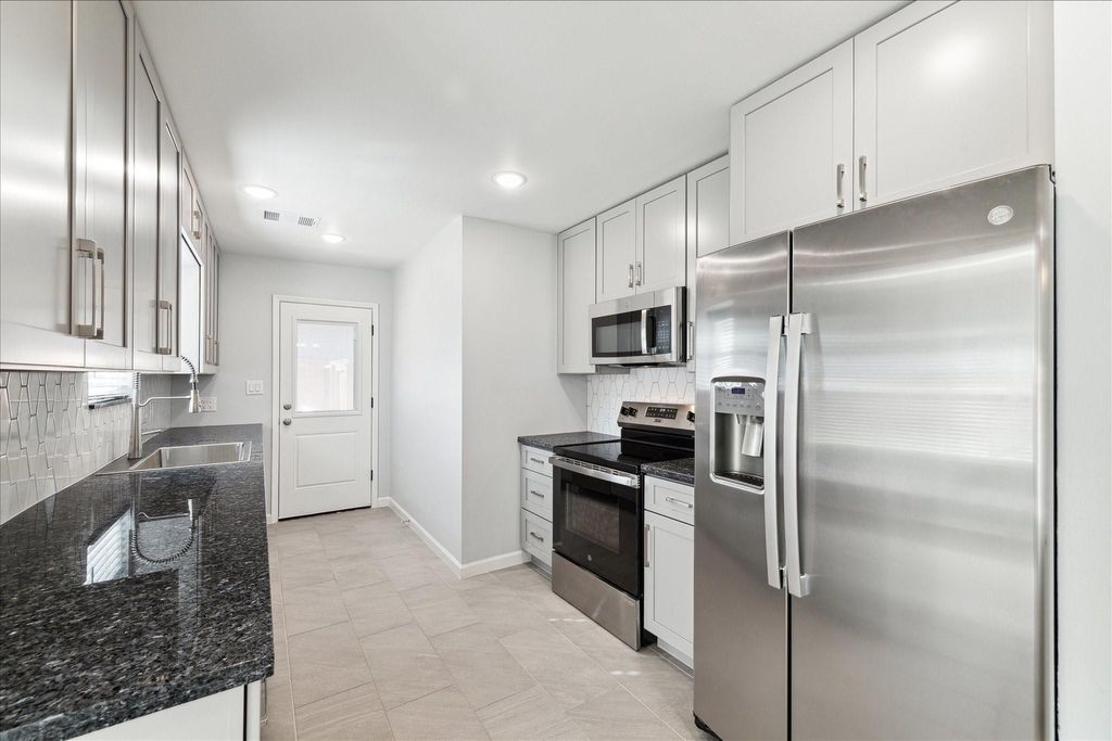 Photo of 1514 Glen Oaks Street, Houston, TX 77008 (MLS # 89404112)