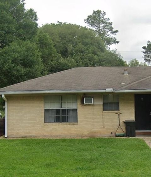 Photo of 716 Fernwood Street #B, Waller, TX 77484 (MLS # 24483942)