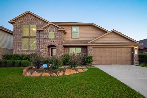 Photo of 17815 Sentosa Cliff Lane, Richmond, TX 77407 (MLS # 89446130)