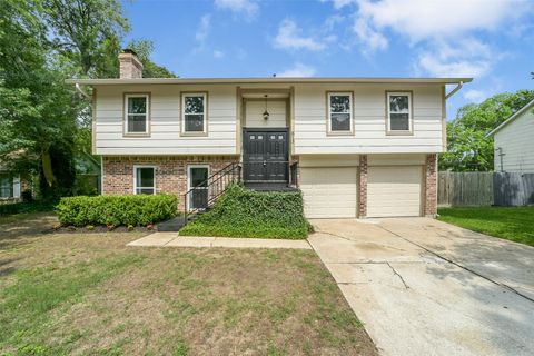 Photo of 613 E Castle Harbour Drive, Friendswood, TX 77546 (MLS # 14791478)