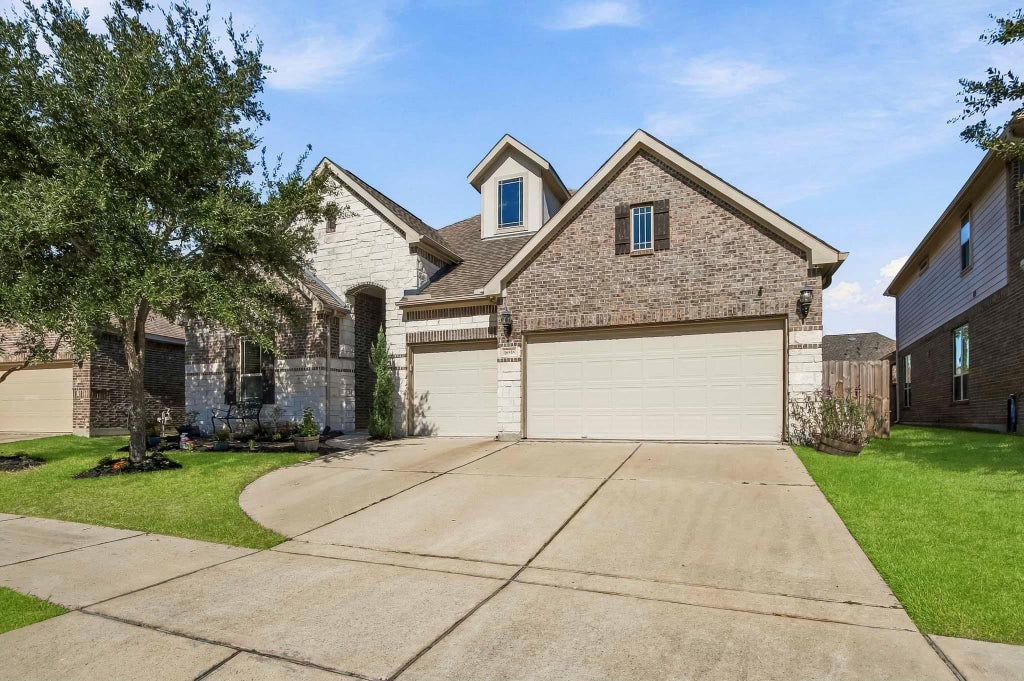 Photo of 16818 Lake Limestone Lane, Houston, TX 77044 (MLS # 43755851)