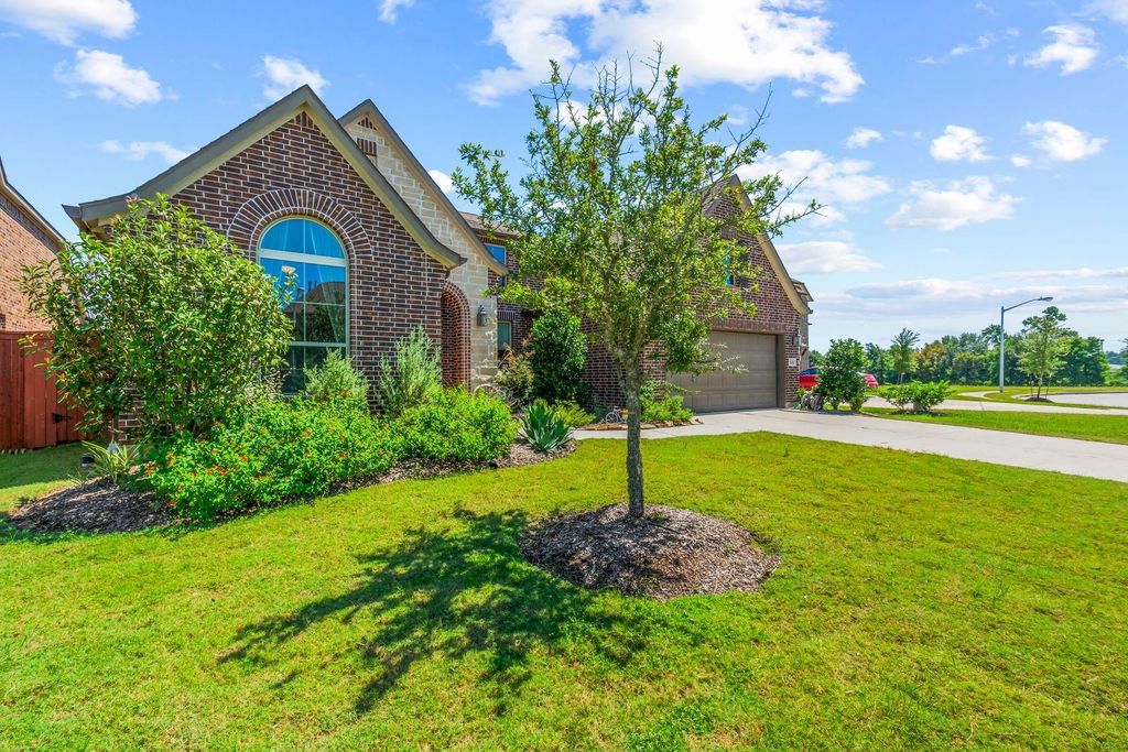 Photo of 25231 Autumn Water St, Porter, TX 77365 (MLS # 15787059)