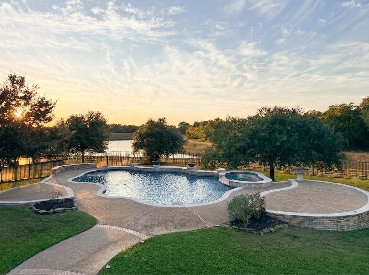 21018 W Farwood Terrace