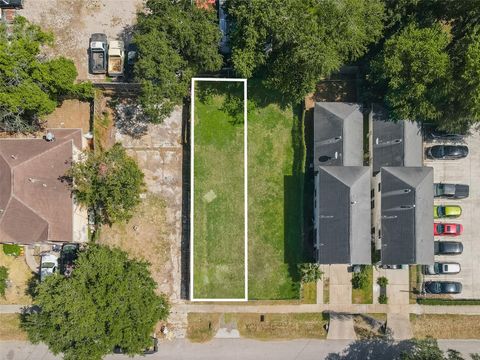 Photo of 0 Mckee Street, Houston, TX 77026 (MLS # 11018021)